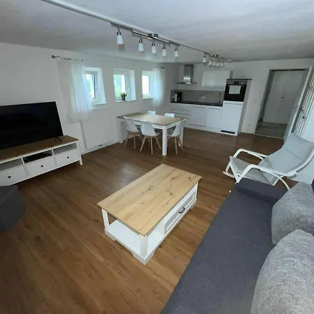 Apartment 2 Zi Ferien Mietwohnung 60qm - Terrasse - Garten - Top-lage - *